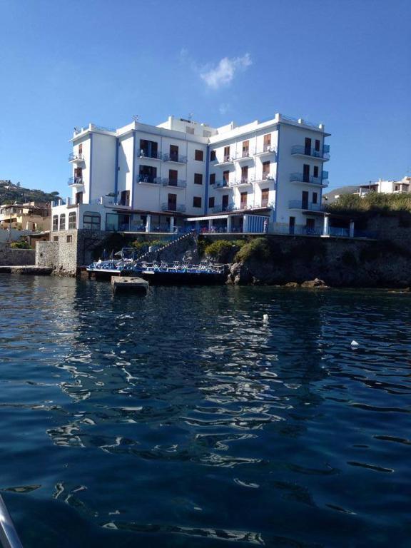 Hotel Rocce Azzurre リーパリ エクステリア 写真