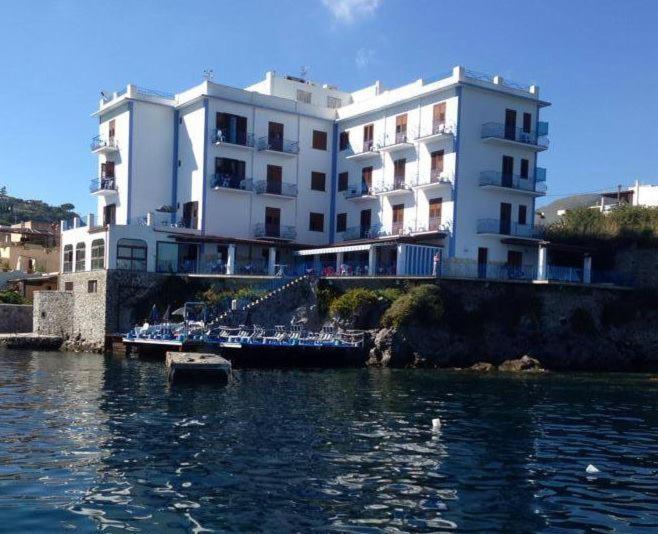 Hotel Rocce Azzurre リーパリ エクステリア 写真