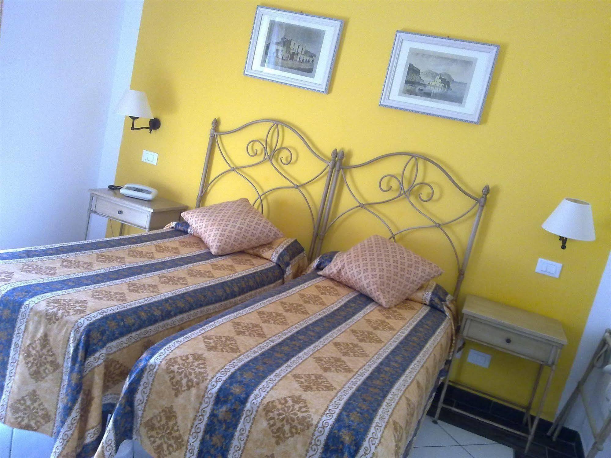 Hotel Rocce Azzurre リーパリ エクステリア 写真