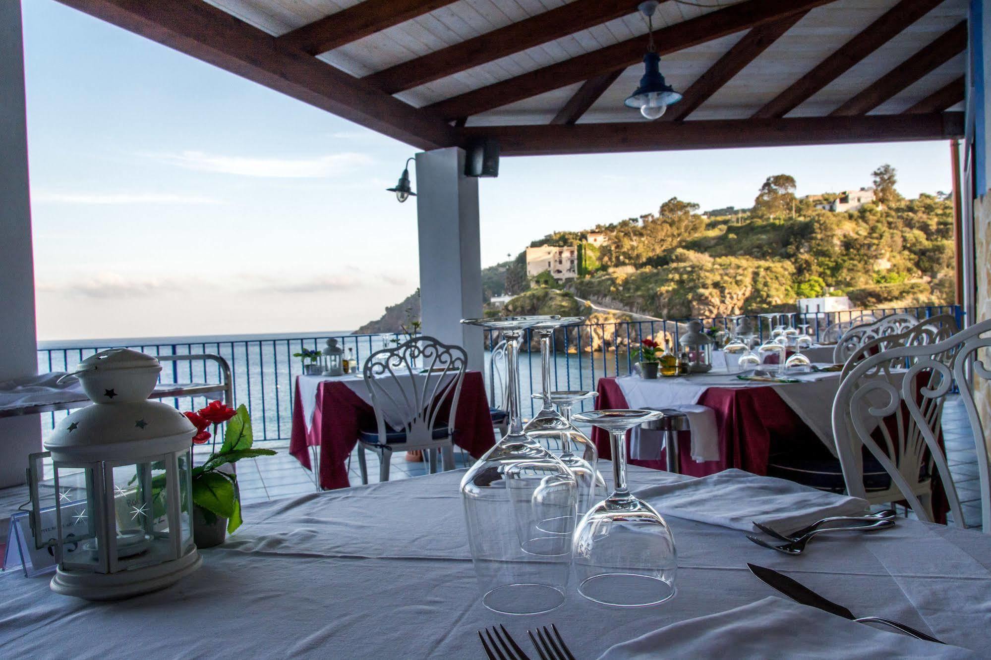 Hotel Rocce Azzurre リーパリ エクステリア 写真