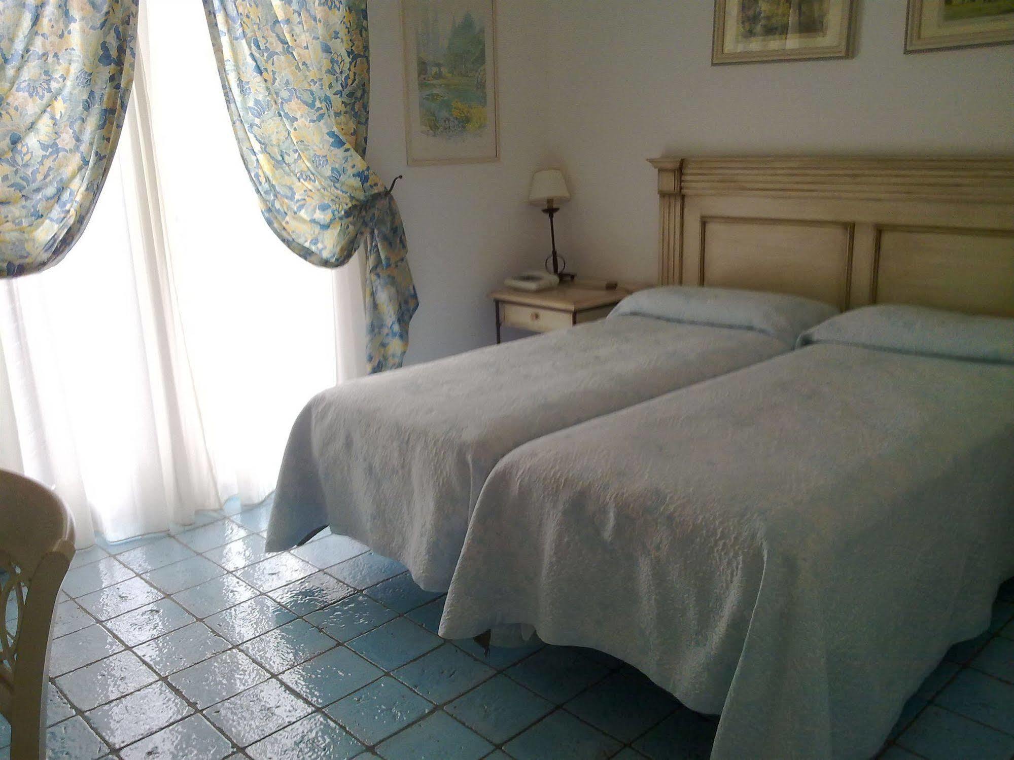 Hotel Rocce Azzurre リーパリ エクステリア 写真